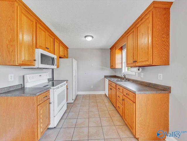 17695 Dement Road, Athens, AL 35611