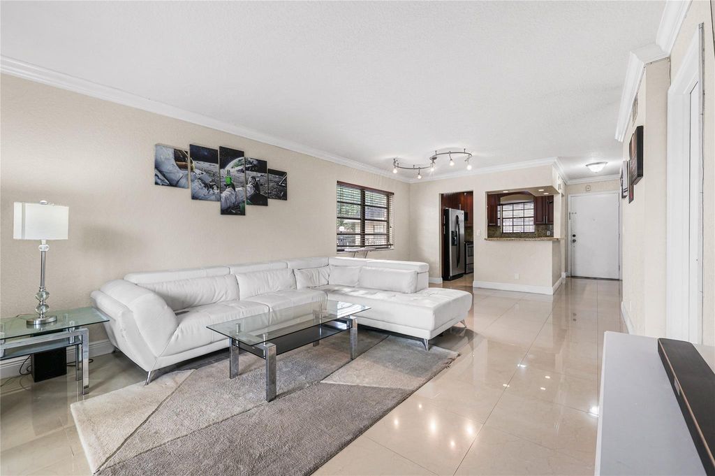 3361 NW 85th Ave 109, Coral Springs, FL 33065