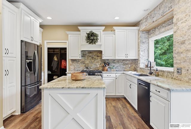 5903 S 170th Street, Omaha, NE 68135
