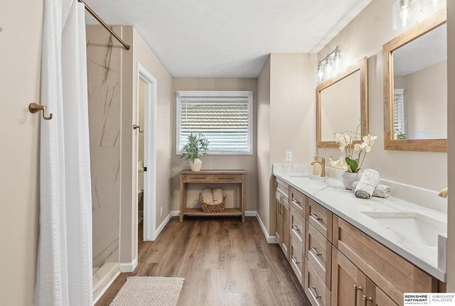 5903 S 170th Street, Omaha, NE 68135