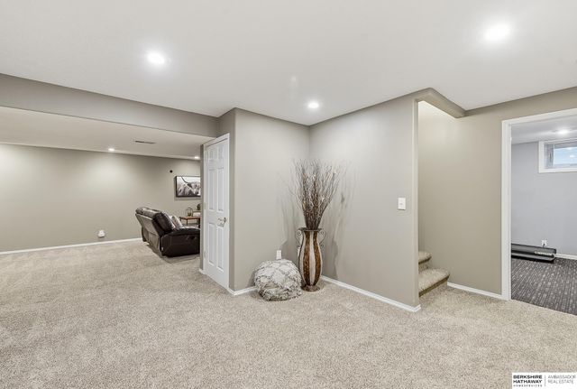 5903 S 170th Street, Omaha, NE 68135