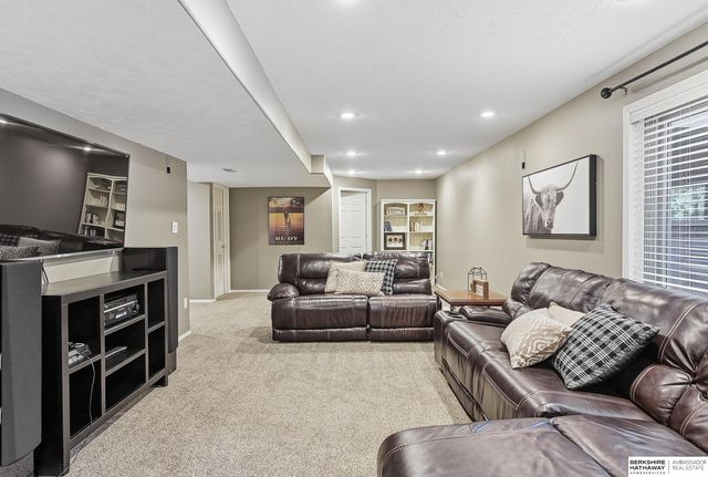 5903 S 170th Street, Omaha, NE 68135