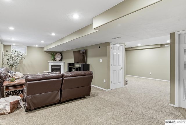5903 S 170th Street, Omaha, NE 68135