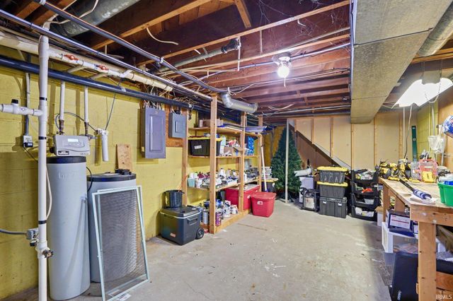 55912 Riverdale Drive, Elkhart, IN 46514
