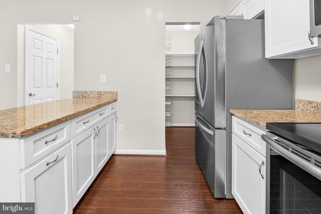 8011 MANSION HOUSE XING, Pasadena, MD 21122