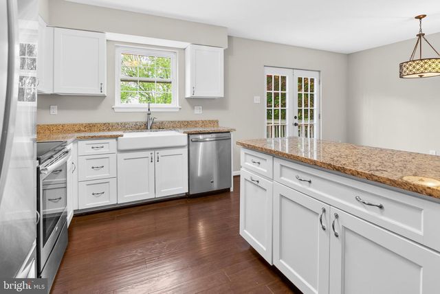 8011 MANSION HOUSE XING, Pasadena, MD 21122