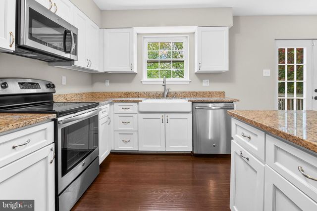 8011 MANSION HOUSE XING, Pasadena, MD 21122