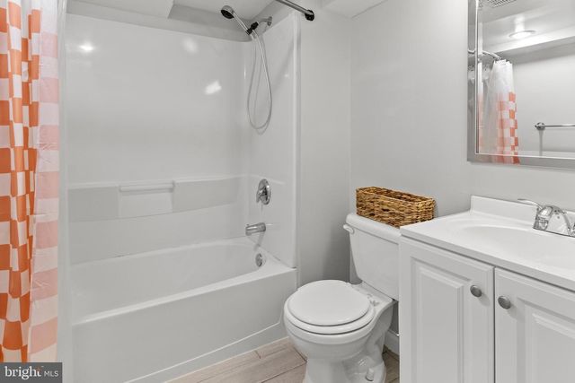 8011 MANSION HOUSE XING, Pasadena, MD 21122