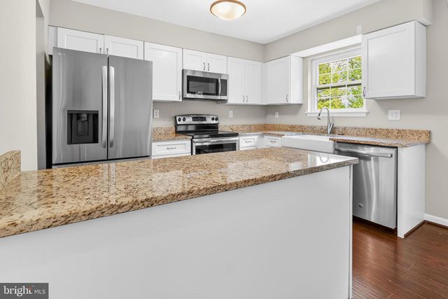 8011 MANSION HOUSE XING, Pasadena, MD 21122