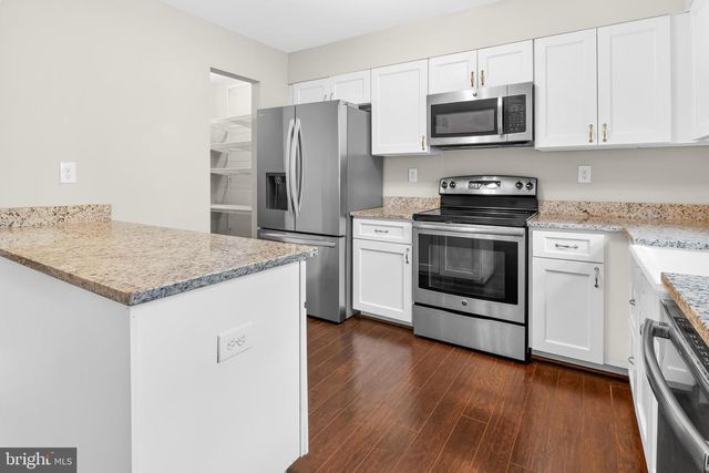 8011 MANSION HOUSE XING, Pasadena, MD 21122