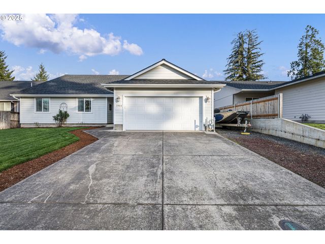 1904 S 6TH St, Cottage Grove, OR 97424
