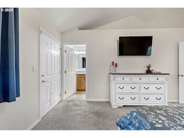 1904 S 6TH St, Cottage Grove, OR 97424