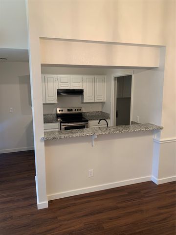 3903 Wanklyn Court, Dallas, TX 75237