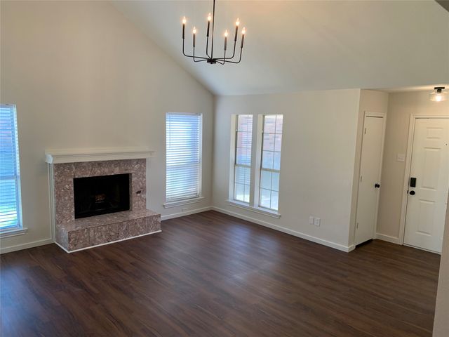 3903 Wanklyn Court, Dallas, TX 75237