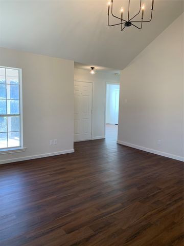 3903 Wanklyn Court, Dallas, TX 75237