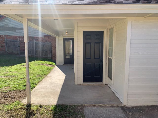 3903 Wanklyn Court, Dallas, TX 75237