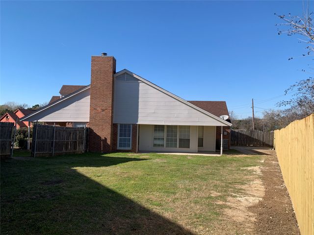 3903 Wanklyn Court, Dallas, TX 75237