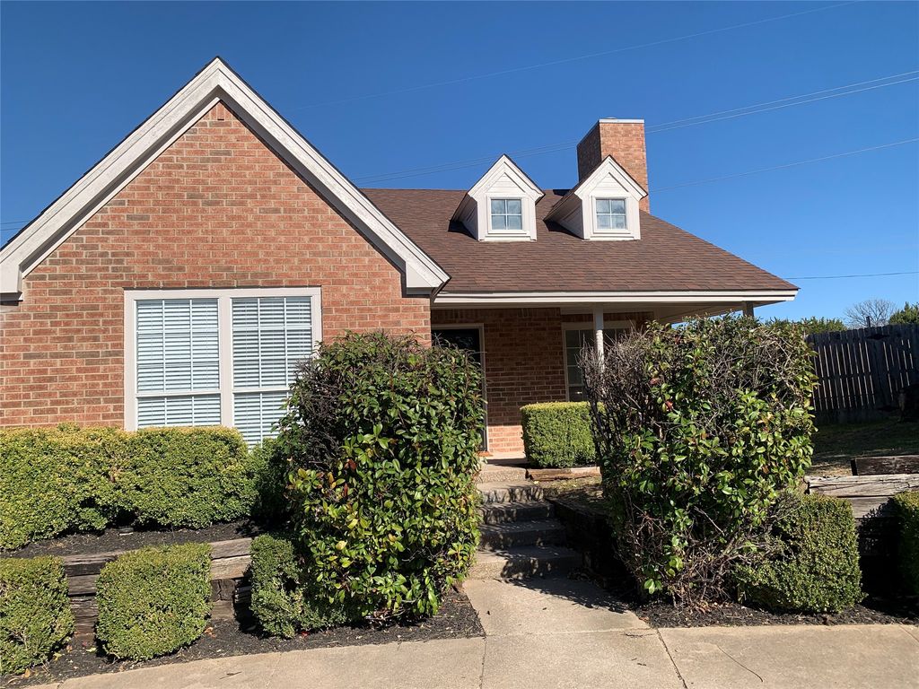 3903 Wanklyn Court, Dallas, TX 75237