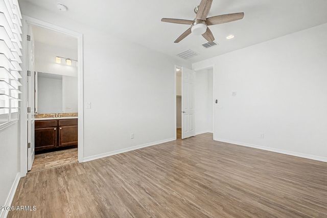 1076 E KENSINGTON Road, Gilbert, AZ 85297