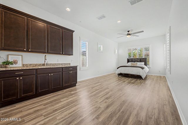 1076 E KENSINGTON Road, Gilbert, AZ 85297