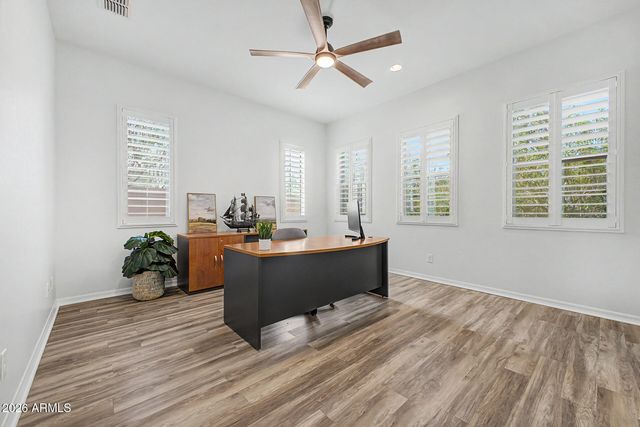 1076 E KENSINGTON Road, Gilbert, AZ 85297