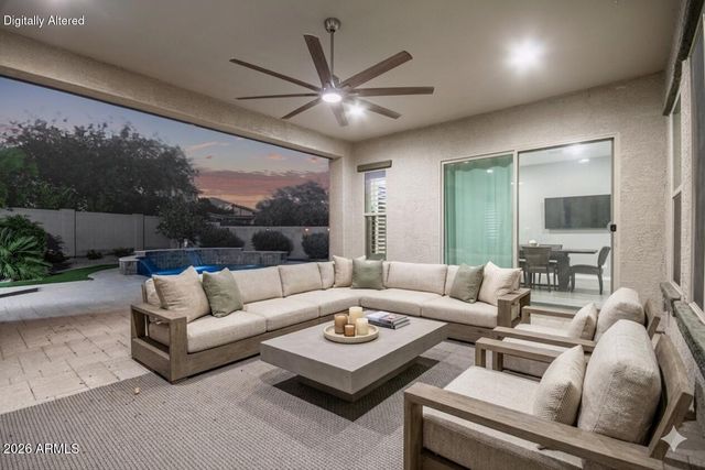 1076 E KENSINGTON Road, Gilbert, AZ 85297