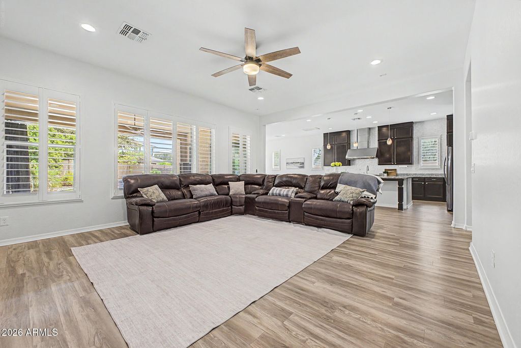 1076 E KENSINGTON Road, Gilbert, AZ 85297 — photo 5