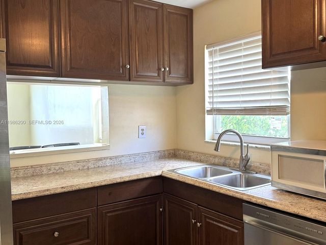 6870 Royal Palm Blvd 117M, Margate, FL 33063