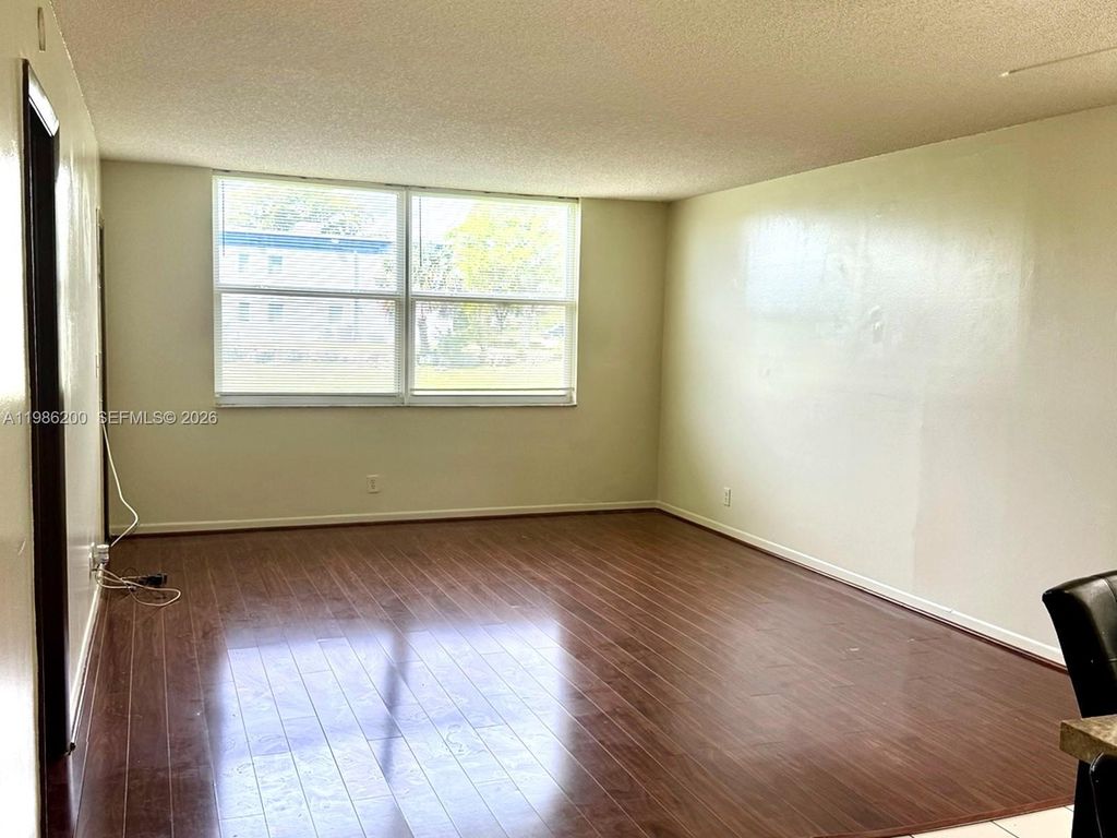 6870 Royal Palm Blvd 117M, Margate, FL 33063