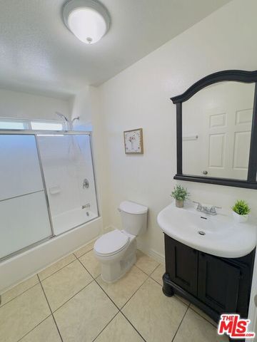 136 W 97th Street, Los Angeles, CA 90003
