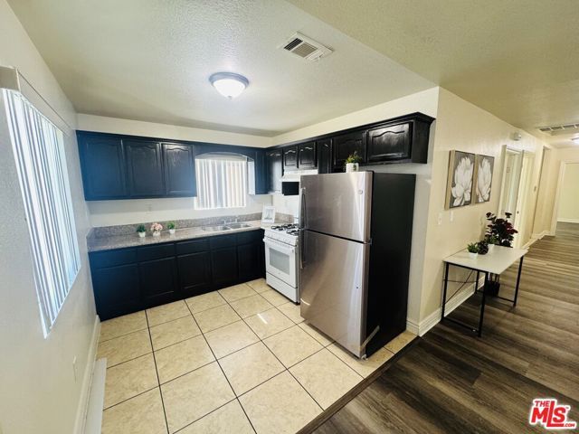 136 W 97th Street, Los Angeles, CA 90003