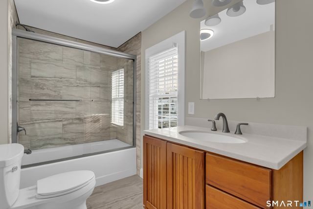 59 Water Street 2nd floor, Guilford, CT 06437