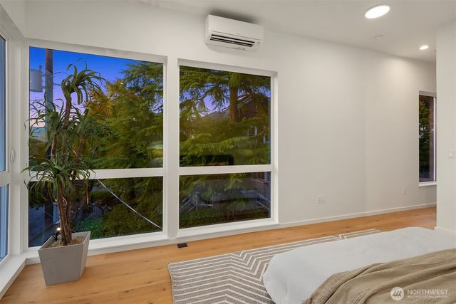 1225 E Roy Street, Seattle, WA 98102