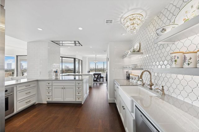 101 Westcott Street 1202, Houston, TX 77007