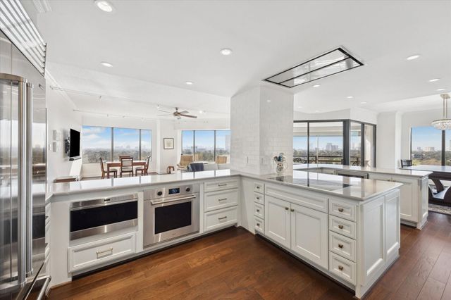 101 Westcott Street 1202, Houston, TX 77007