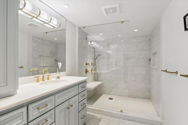 101 Westcott Street 1202, Houston, TX 77007