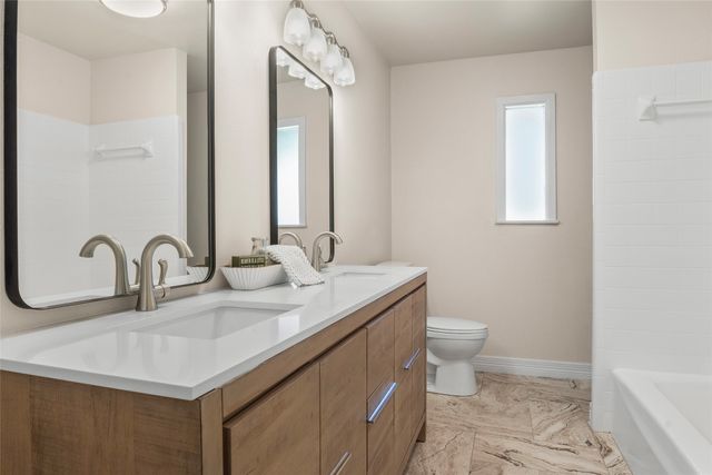 80 Bayside Circle, Gainesville, TX 76240