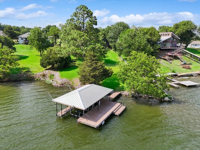 80 Bayside Circle, Gainesville, TX 76240