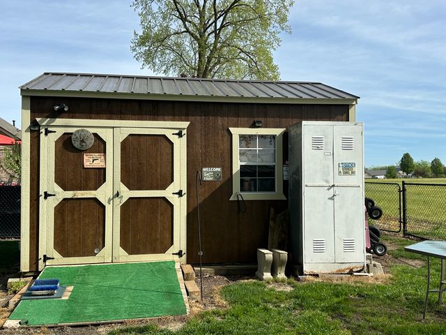 1009 Honeysuckle Drive, Mooresville, IN 46158