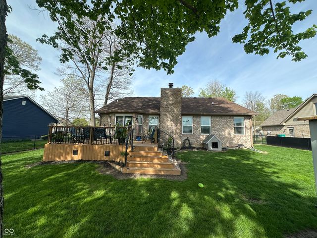 1009 Honeysuckle Drive, Mooresville, IN 46158