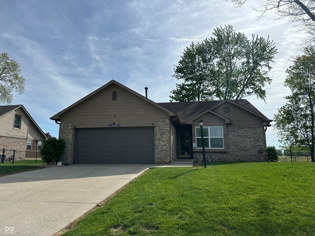 1009 Honeysuckle Drive, Mooresville, IN 46158
