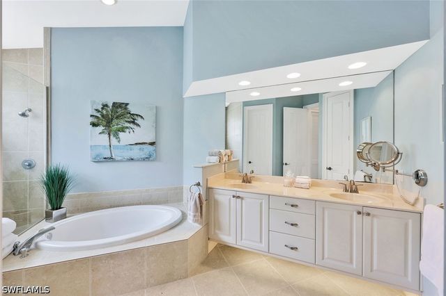 3093 Terramar DR, Naples, FL 34119