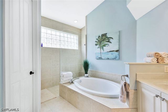 3093 Terramar DR, Naples, FL 34119