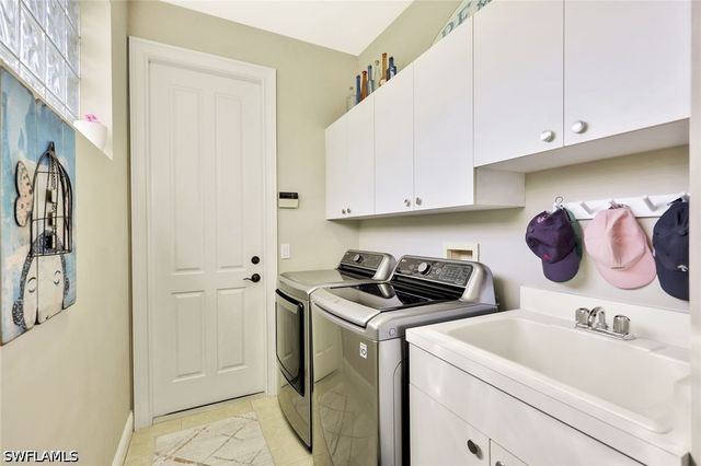 3093 Terramar DR, Naples, FL 34119