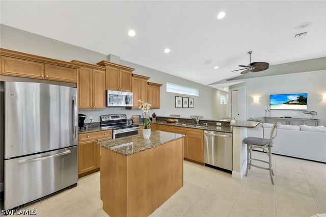 3093 Terramar DR, Naples, FL 34119