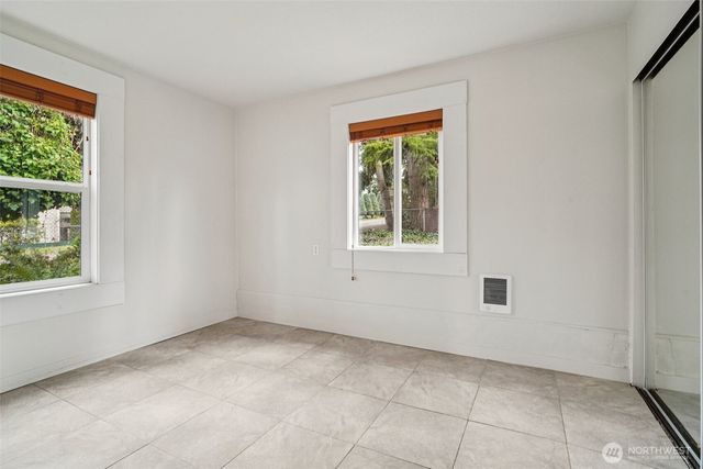 17205 Spruce Way, Lynnwood, WA 98037