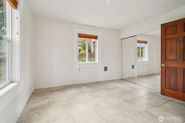 17205 Spruce Way, Lynnwood, WA 98037