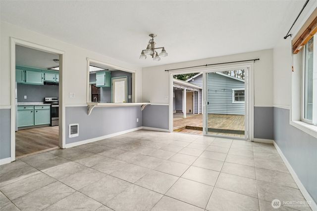 17205 Spruce Way, Lynnwood, WA 98037