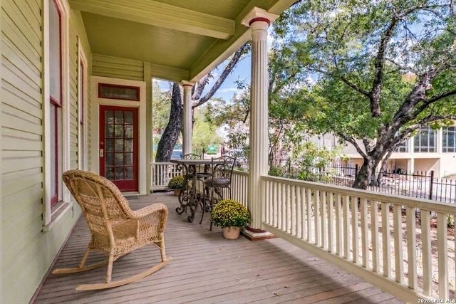 305 W ASHBY PL, San Antonio, TX 78212