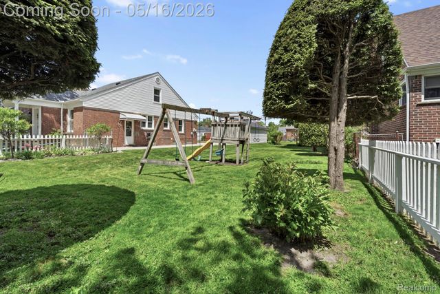 15170 Euclid Avenue, Allen Park, MI 48101